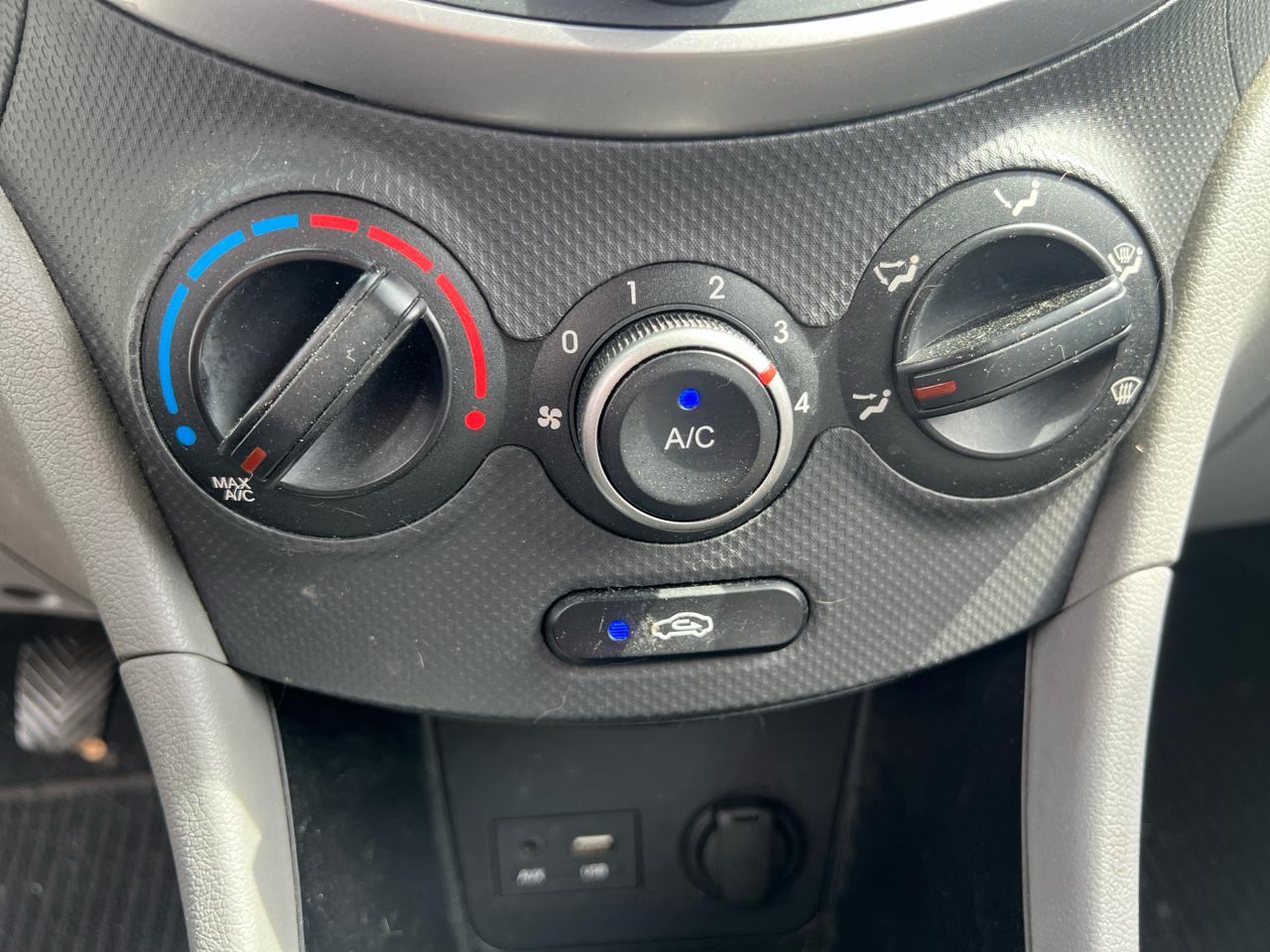 Hyundai Accent  2016