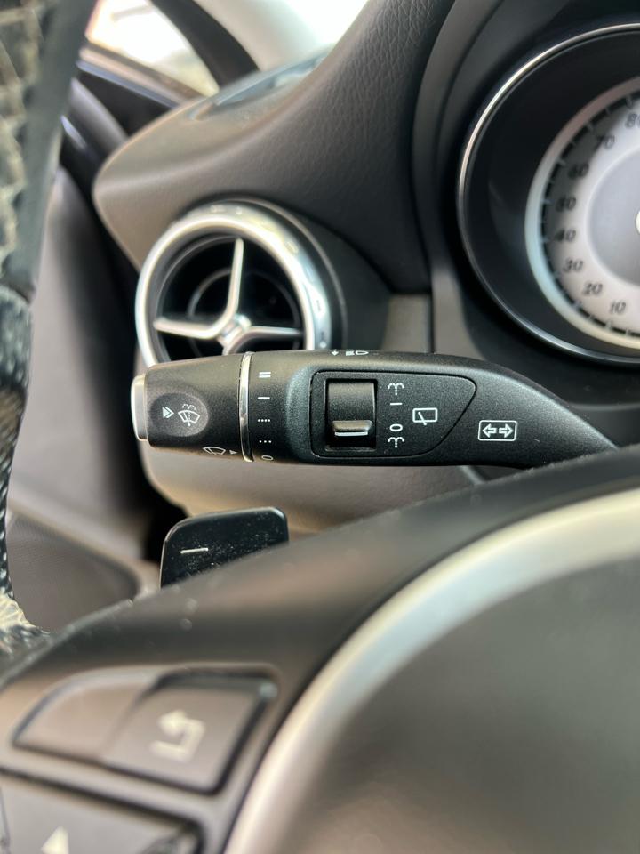 Mercedes-Benz GLA-Class  2015