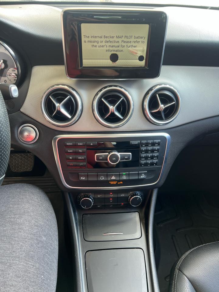 Mercedes-Benz GLA-Class  2015