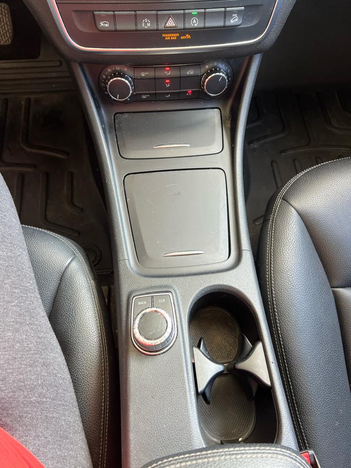 Mercedes-Benz GLA-Class  2015