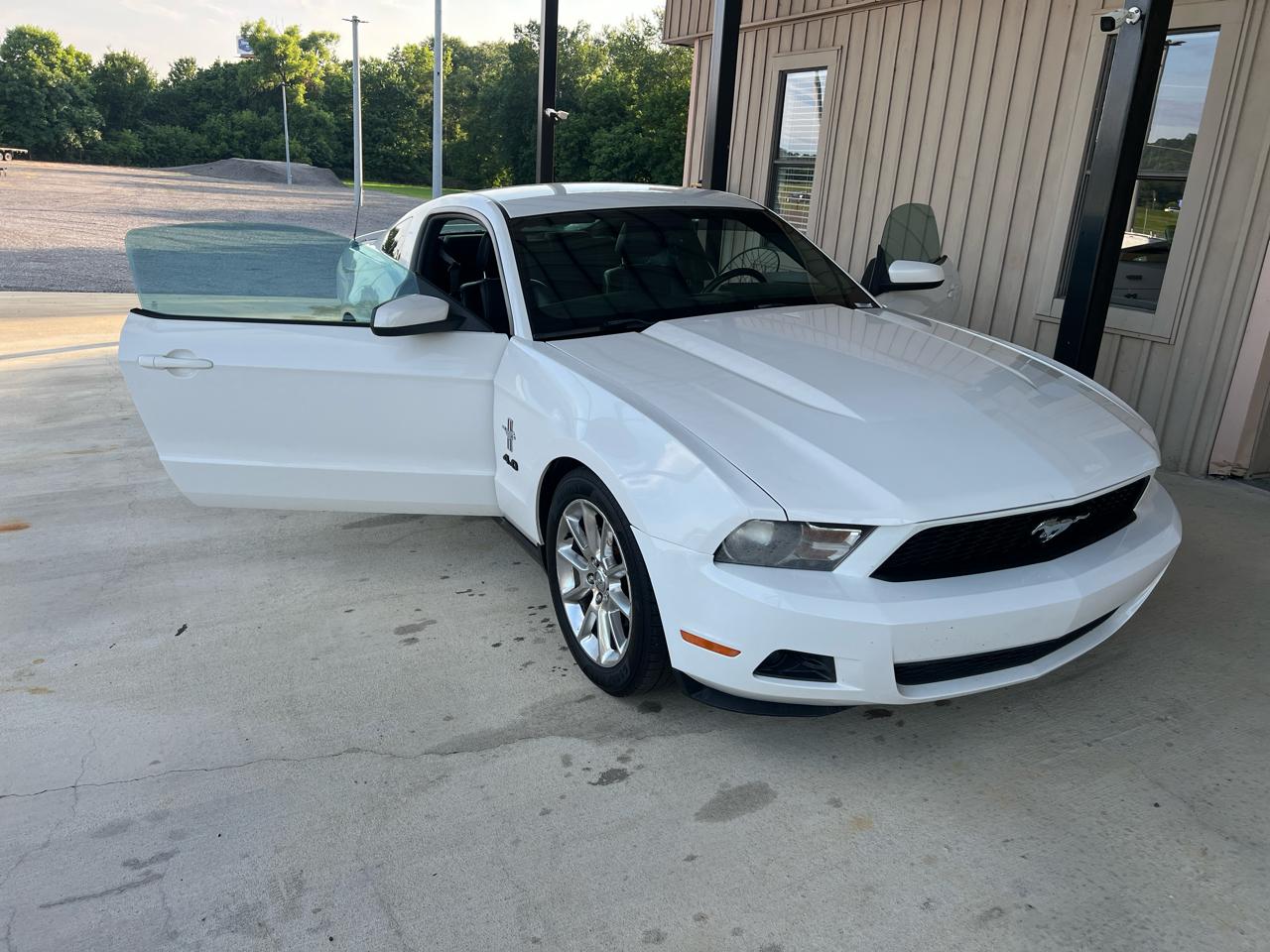 Ford Mustang  2010