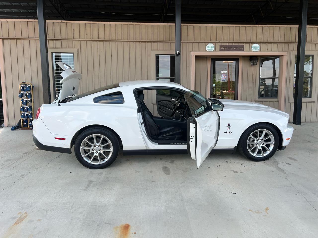 Ford Mustang  2010