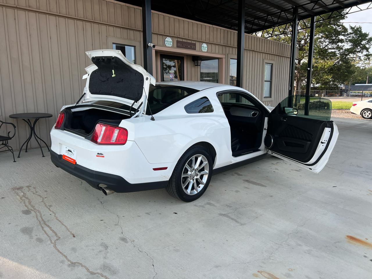 Ford Mustang  2010