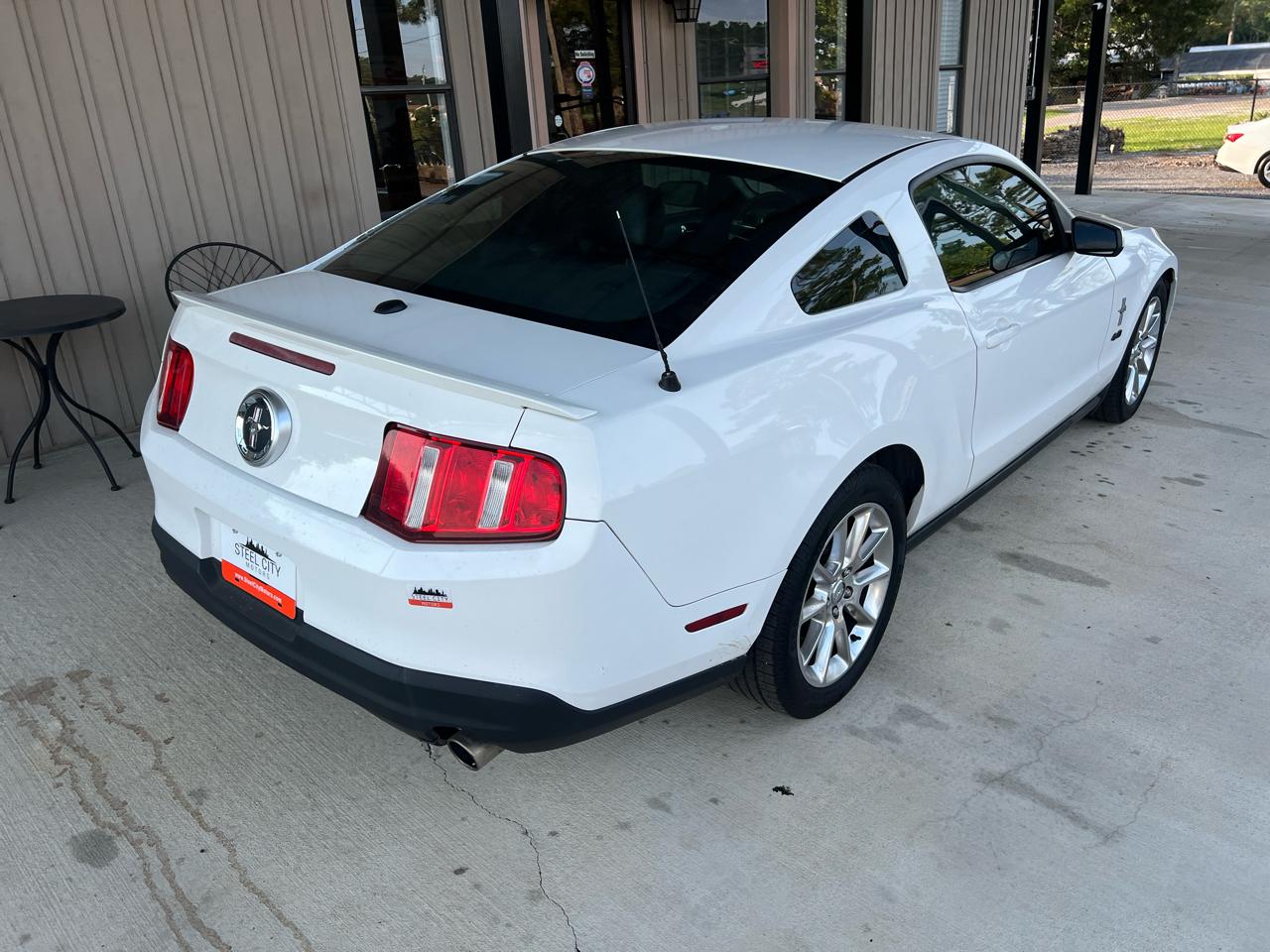 Ford Mustang  2010