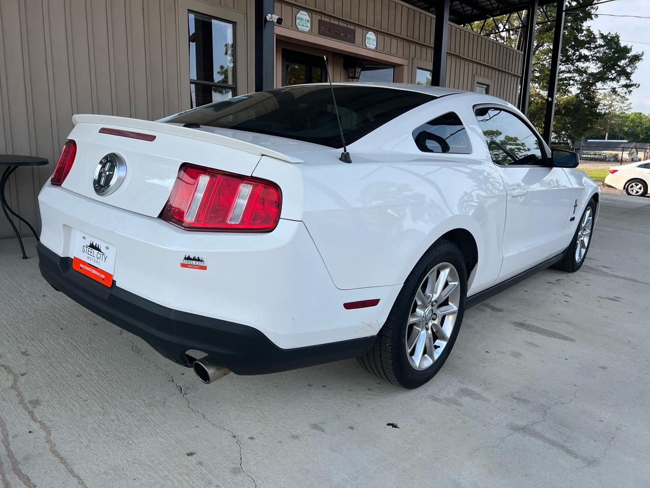Ford Mustang  2010