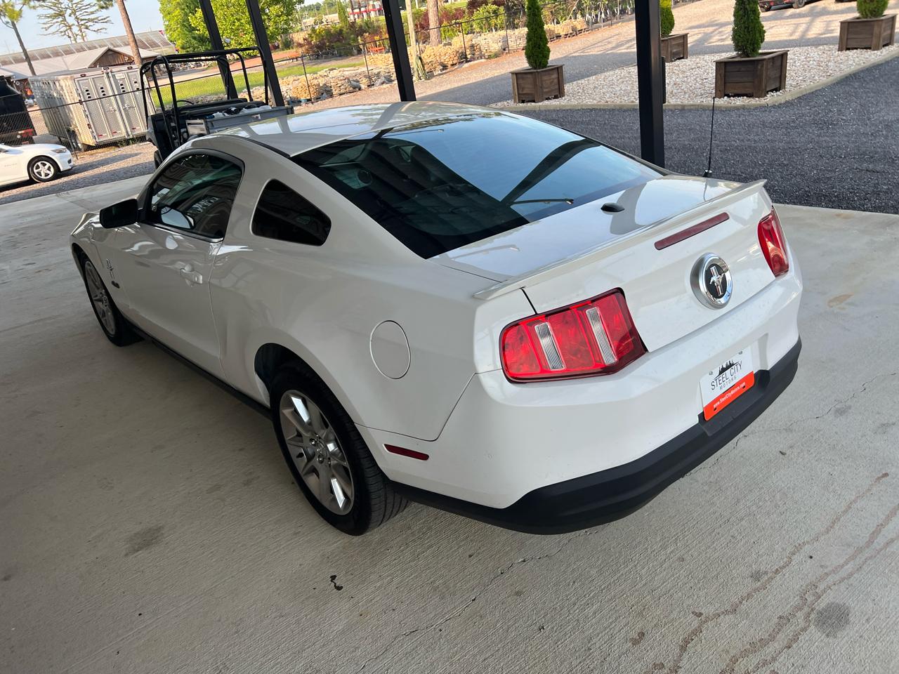 Ford Mustang  2010
