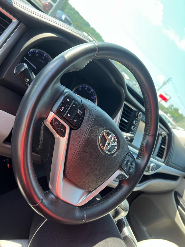 Toyota Highlander  2018