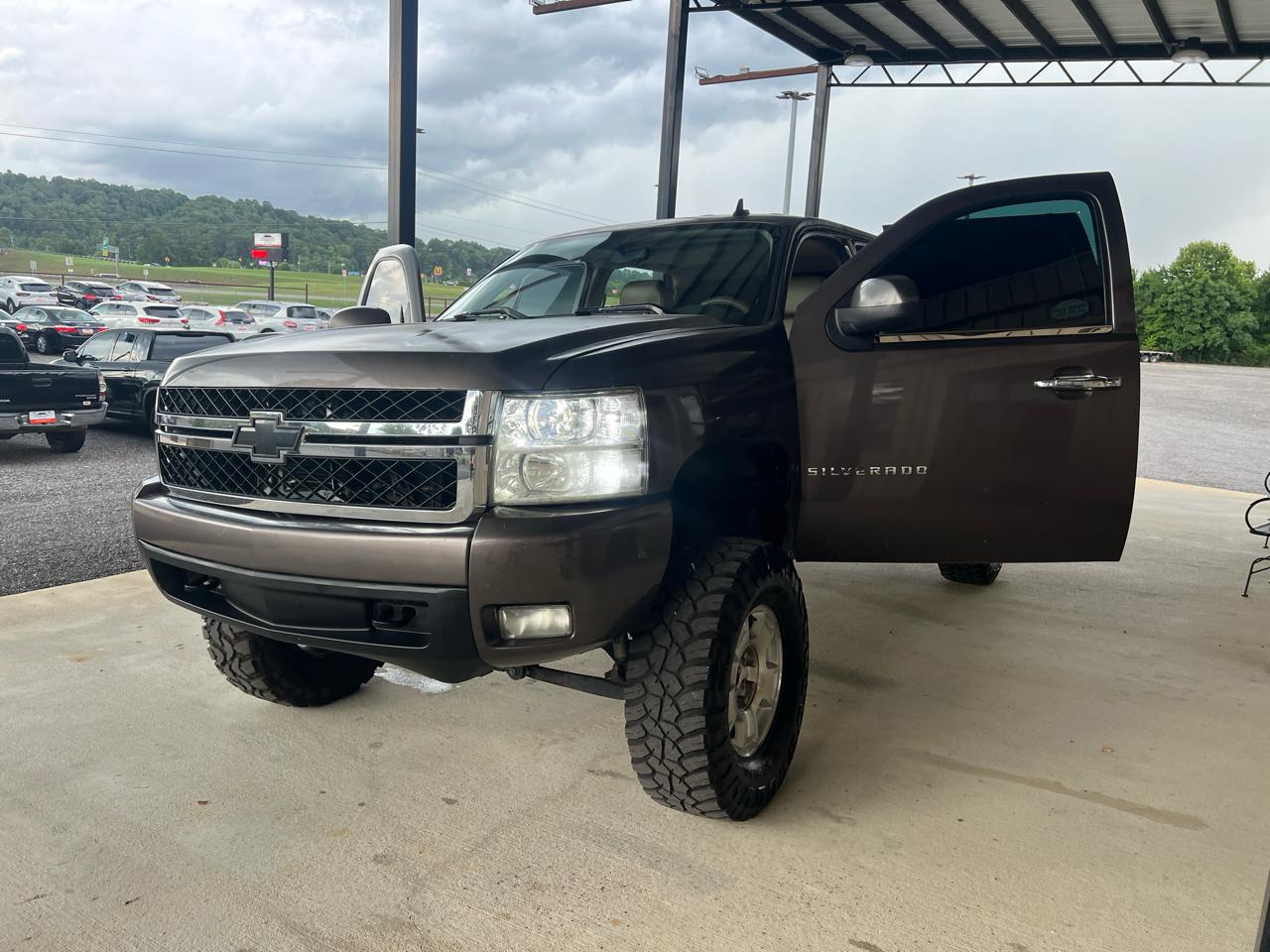 Chevrolet Silverado 1500 LTZ Z71 Crew Cab 4WD 2007