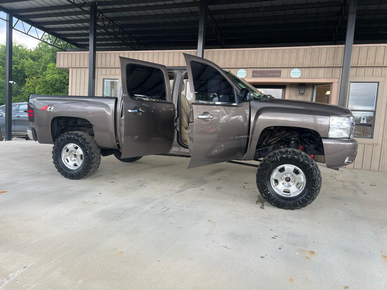 Chevrolet Silverado 1500 LTZ Z71 Crew Cab 4WD 2007