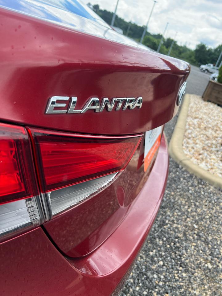Hyundai Elantra  2016