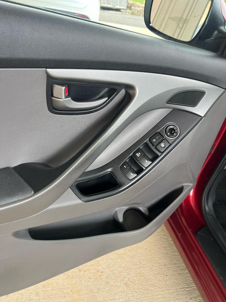 Hyundai Elantra  2016
