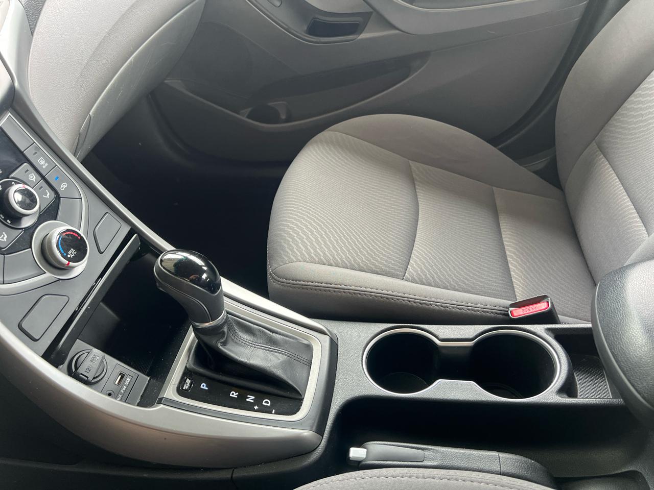 Hyundai Elantra  2016