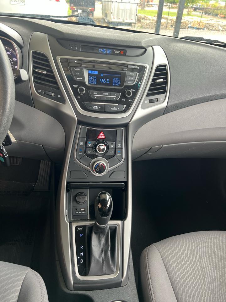 Hyundai Elantra  2016