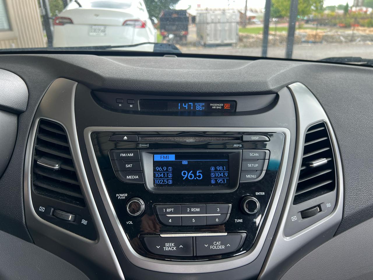 Hyundai Elantra  2016