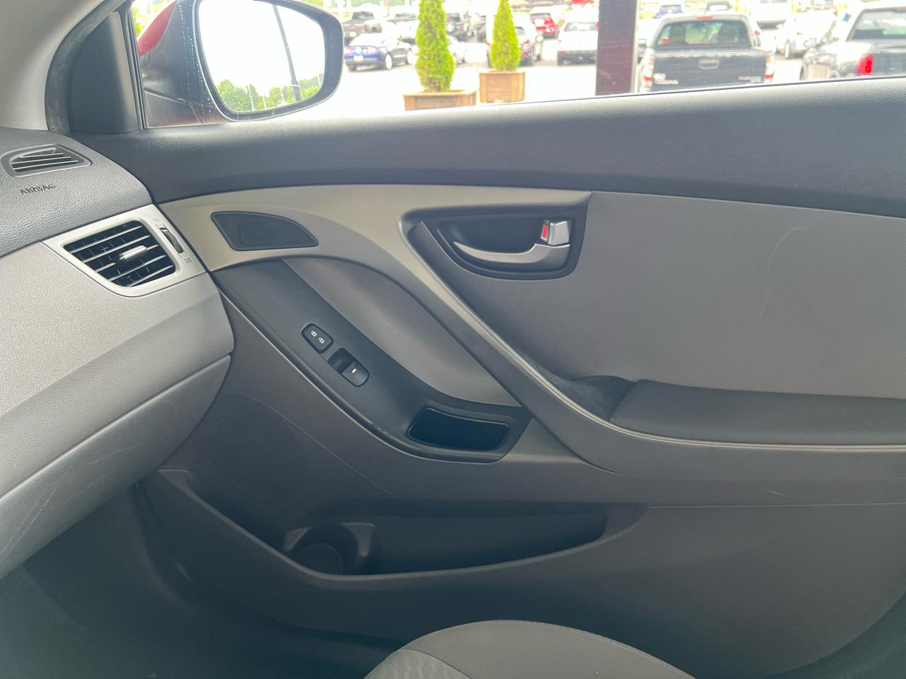 Hyundai Elantra  2016