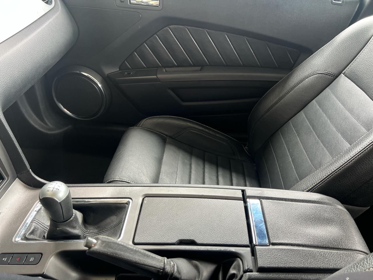 Ford Mustang  2012
