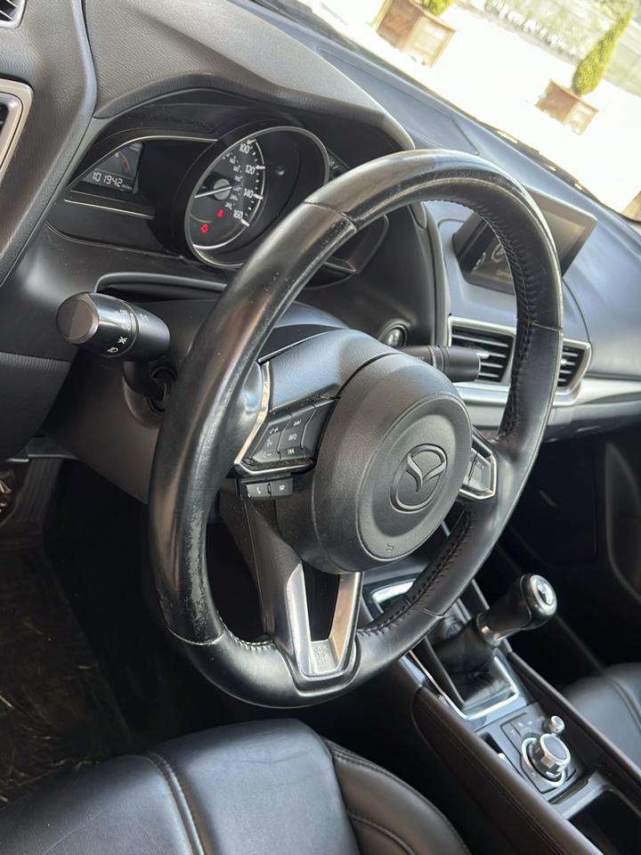 Mazda MAZDA3  2018