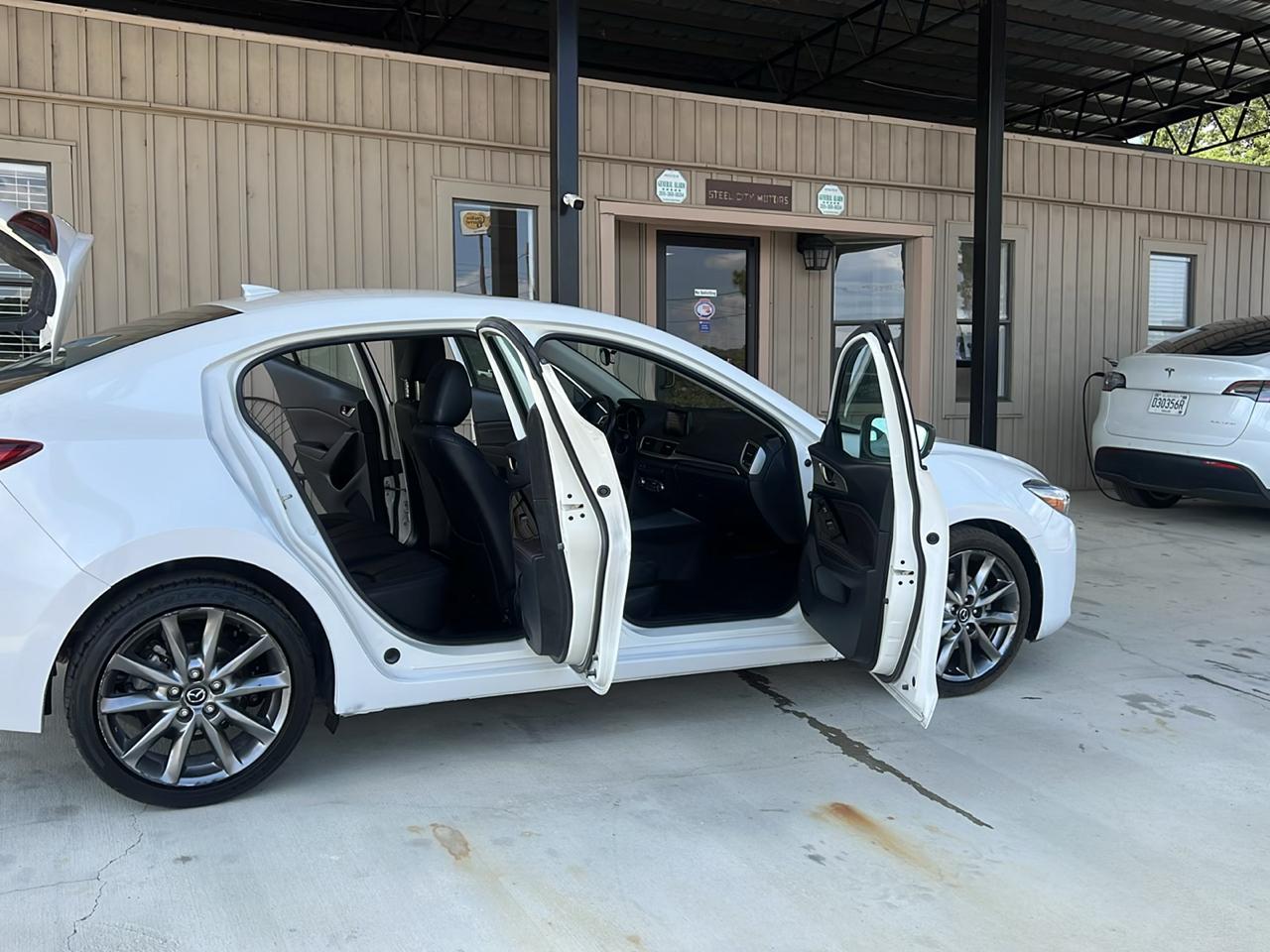 Mazda MAZDA3  2018