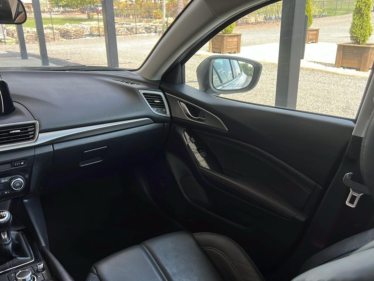 Mazda MAZDA3  2018