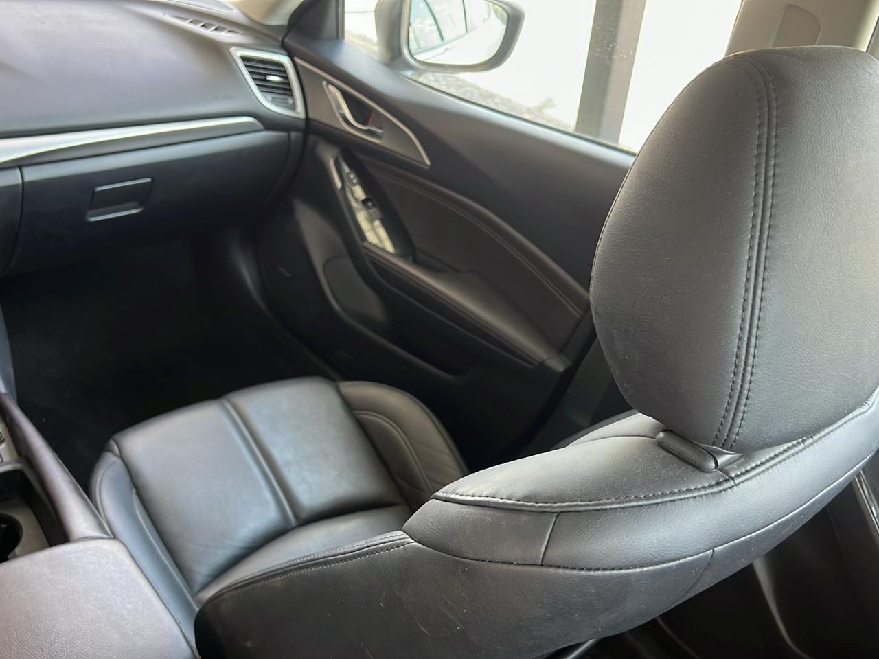 Mazda MAZDA3  2018