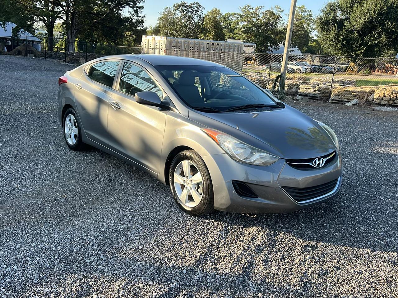 Hyundai Elantra  2013