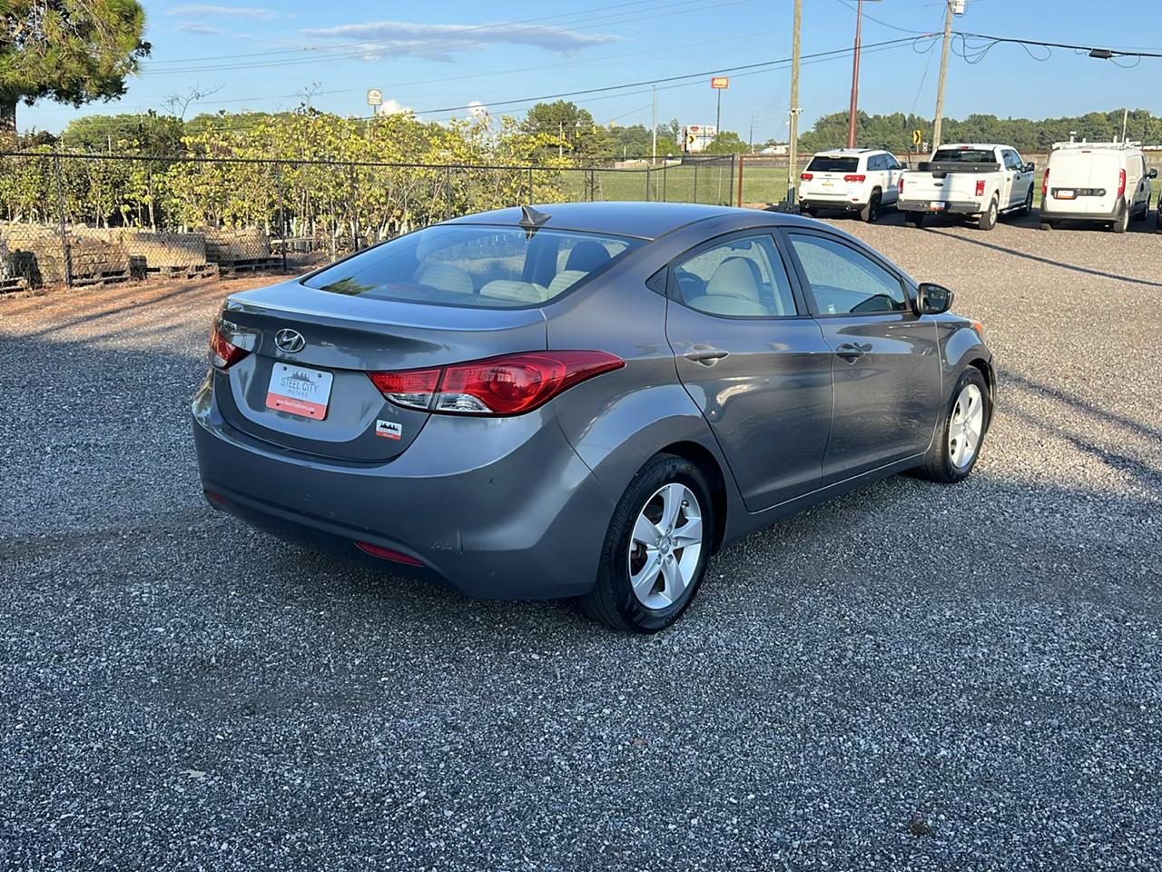Hyundai Elantra  2013
