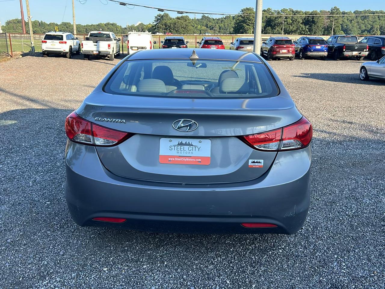 Hyundai Elantra  2013