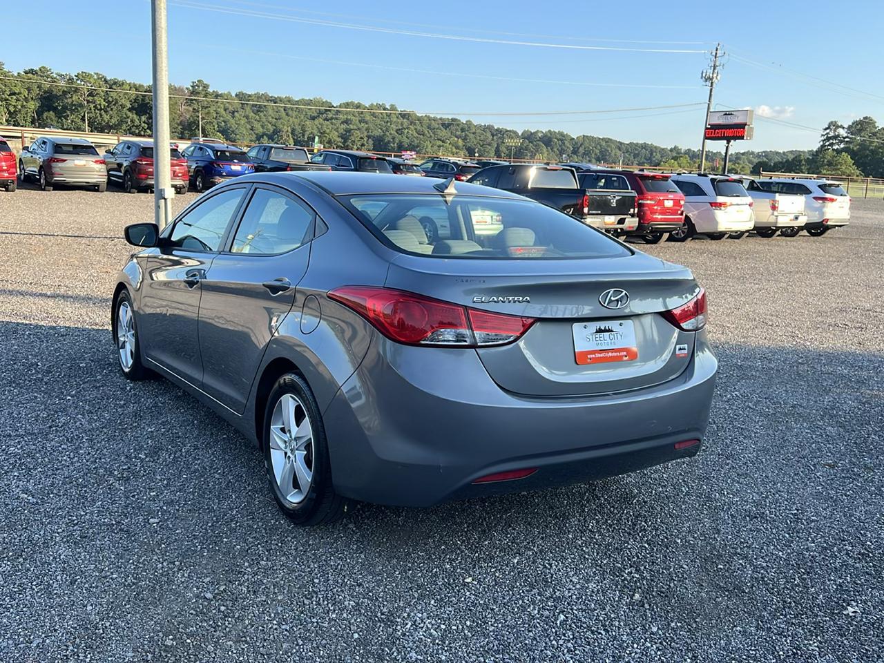 Hyundai Elantra  2013