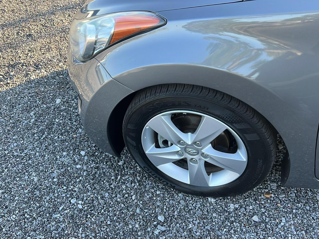 Hyundai Elantra  2013
