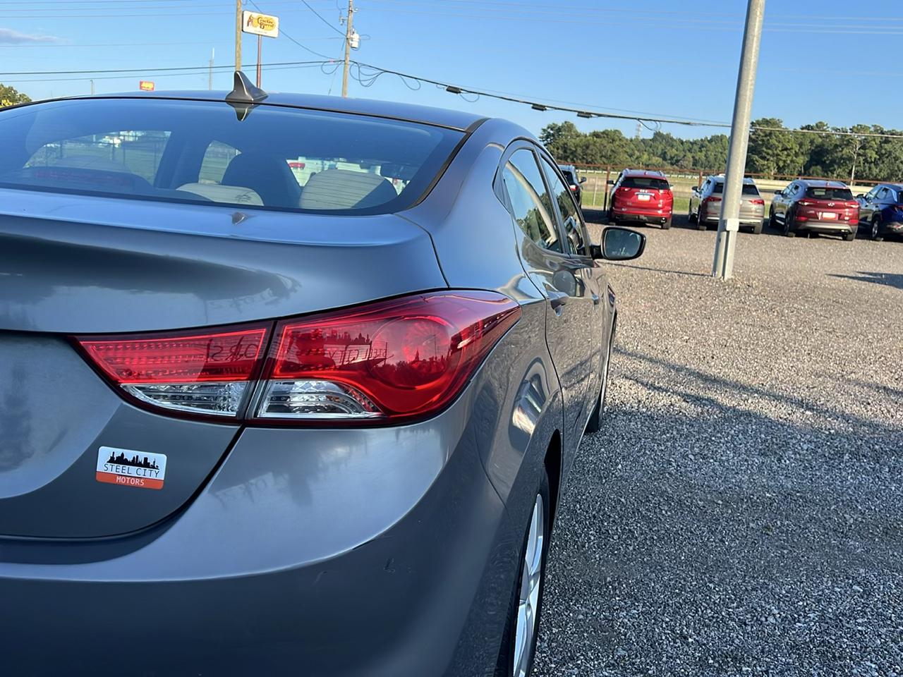 Hyundai Elantra  2013
