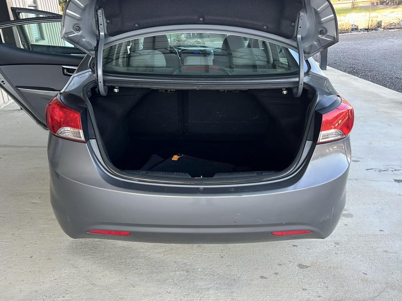 Hyundai Elantra  2013