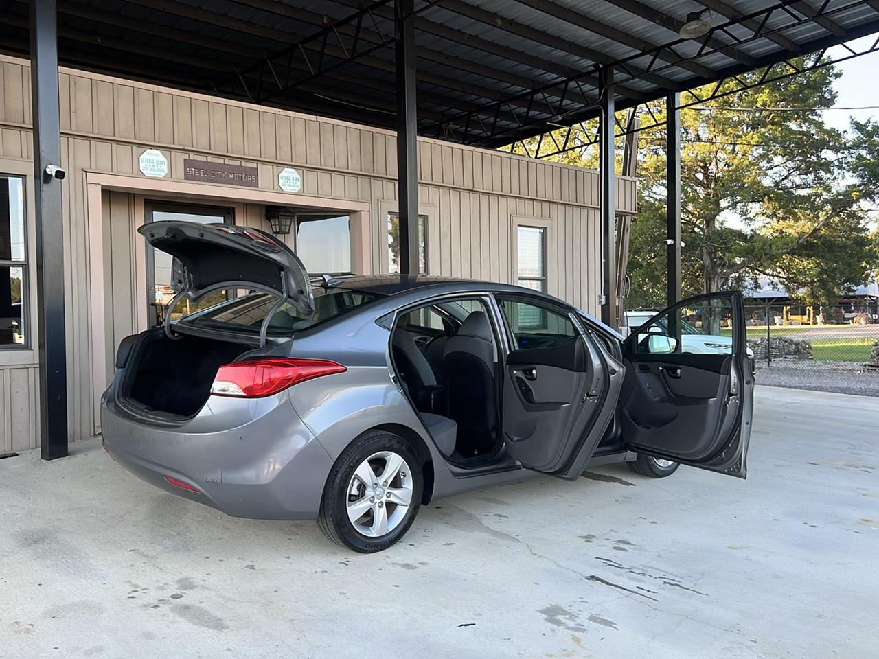 Hyundai Elantra  2013