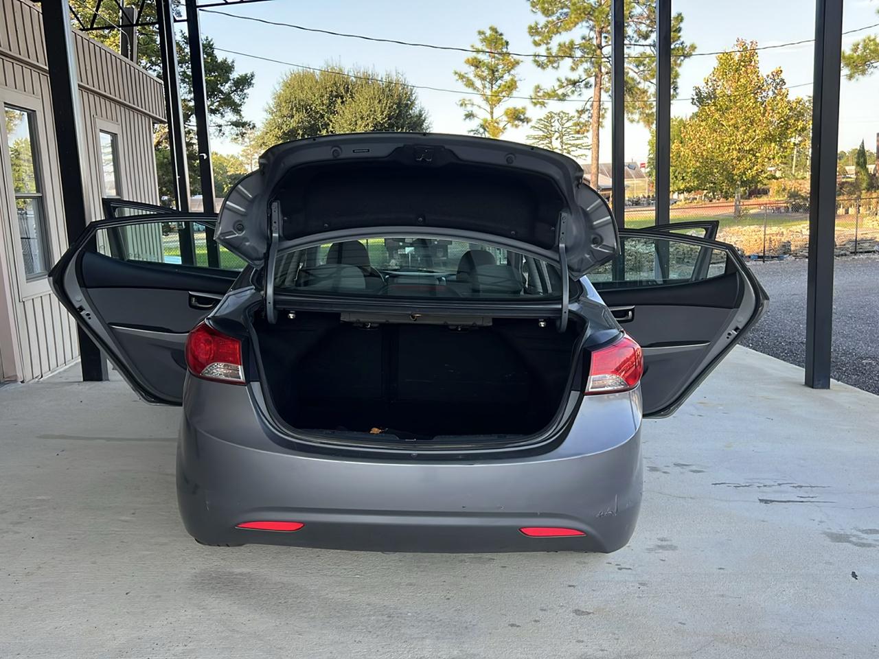 Hyundai Elantra  2013