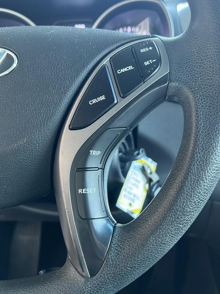 Hyundai Elantra  2013