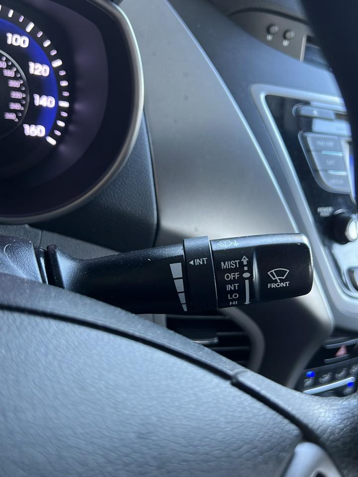 Hyundai Elantra  2013