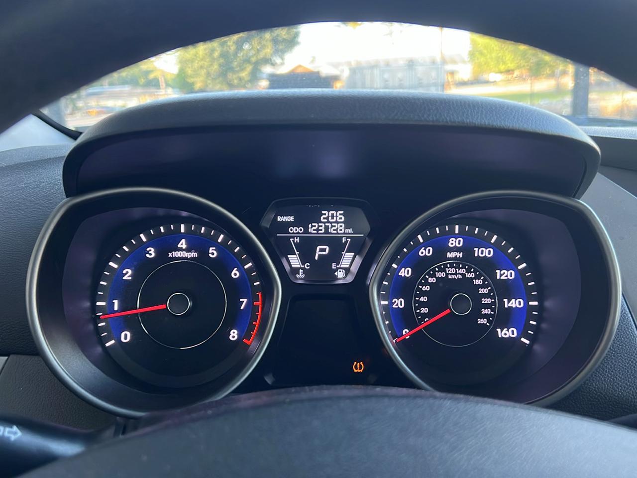 Hyundai Elantra  2013