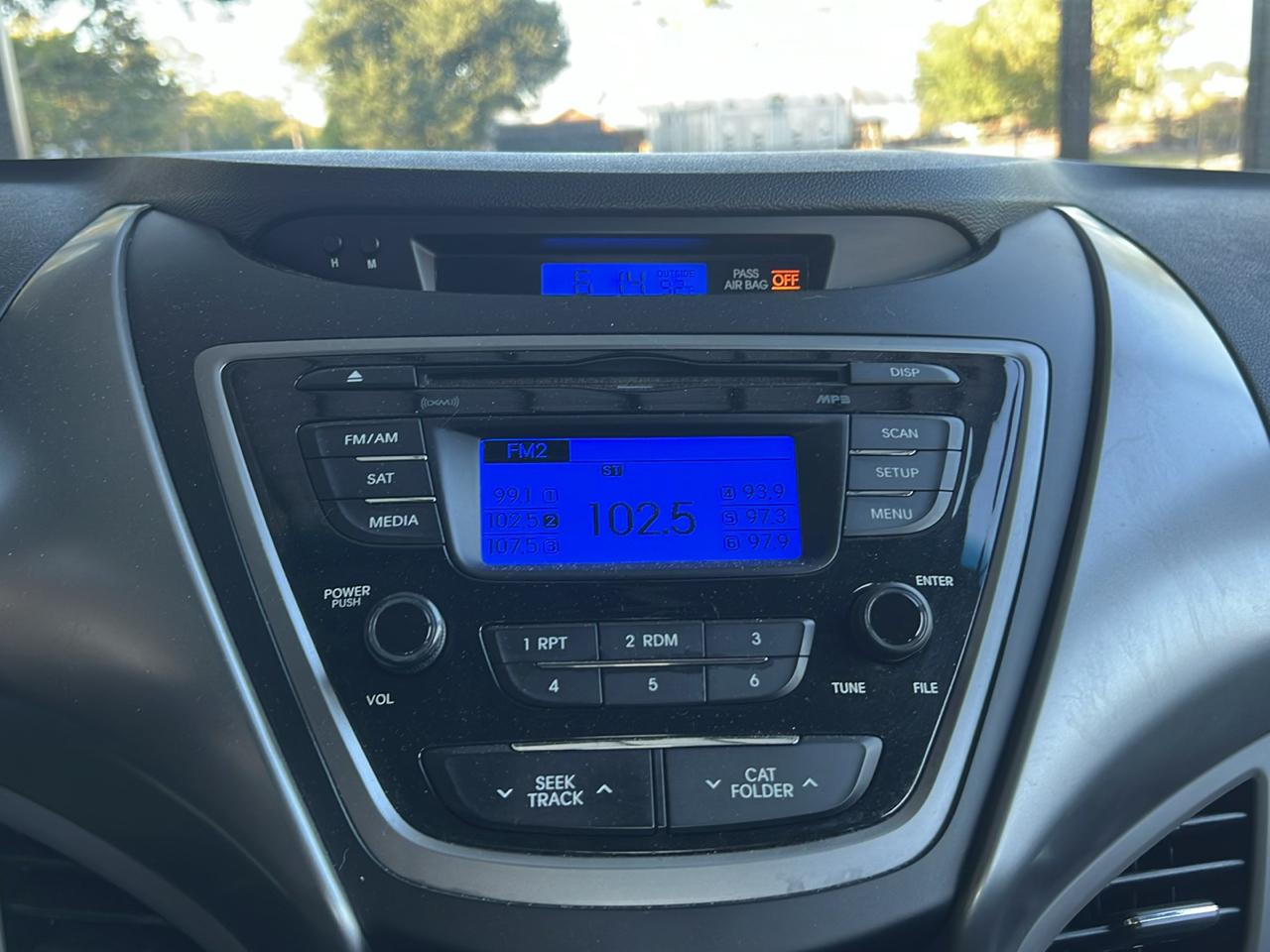 Hyundai Elantra  2013