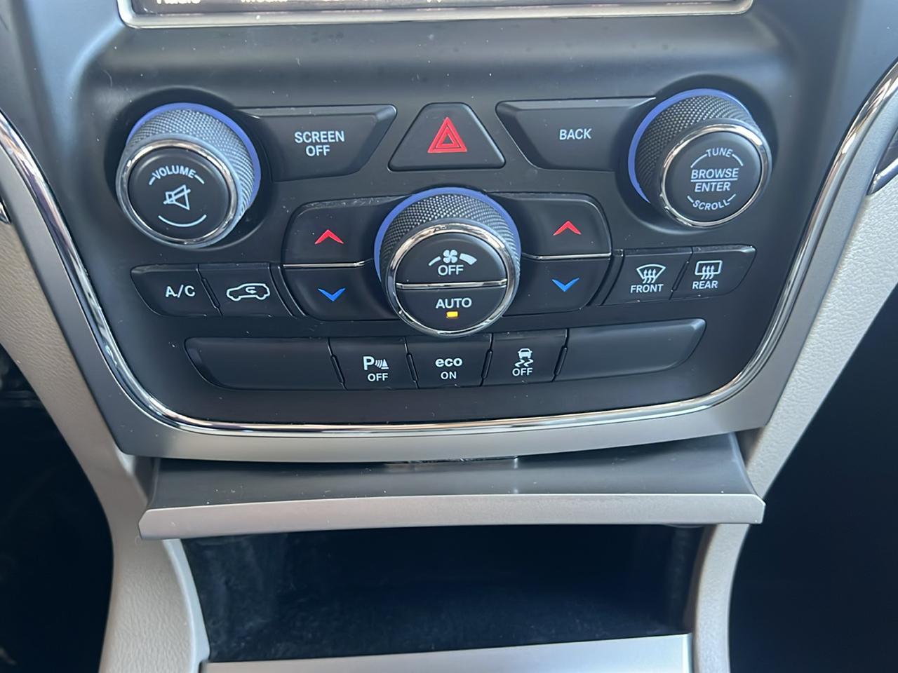 Jeep Grand Cherokee  2014