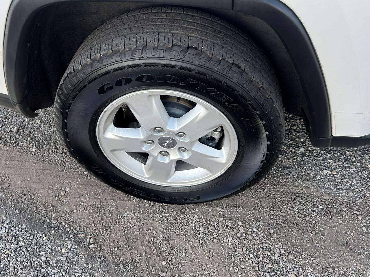 Jeep Grand Cherokee  2011