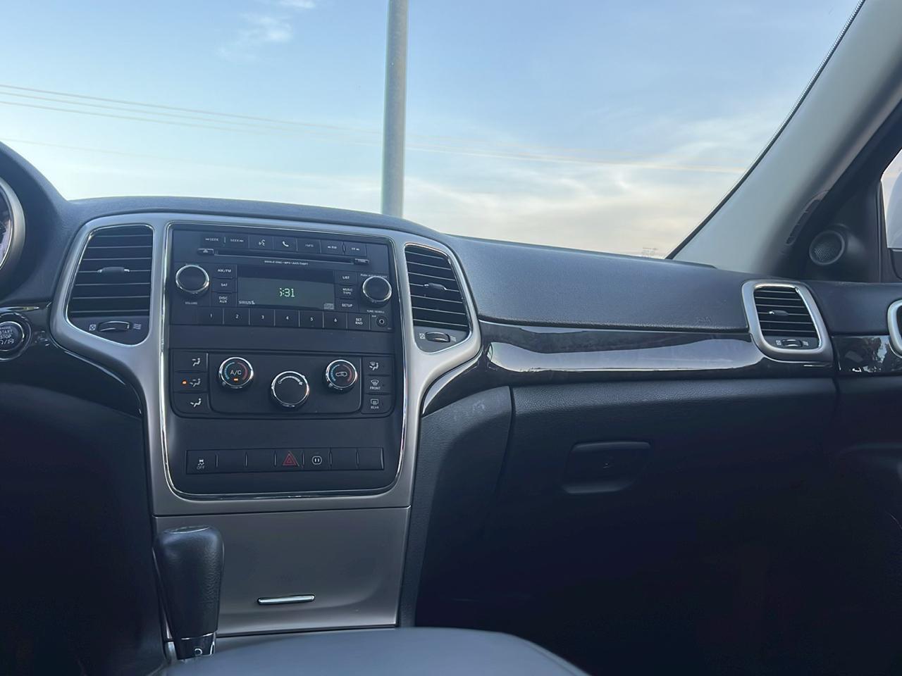 Jeep Grand Cherokee  2011
