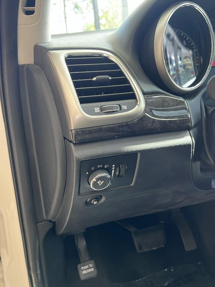 Jeep Grand Cherokee  2011