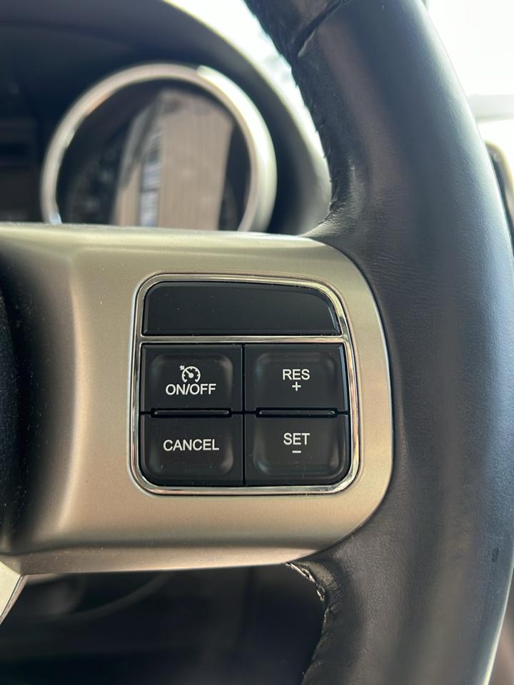 Jeep Grand Cherokee  2011
