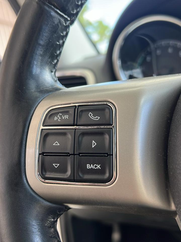 Jeep Grand Cherokee  2011