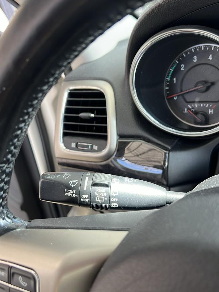 Jeep Grand Cherokee  2011