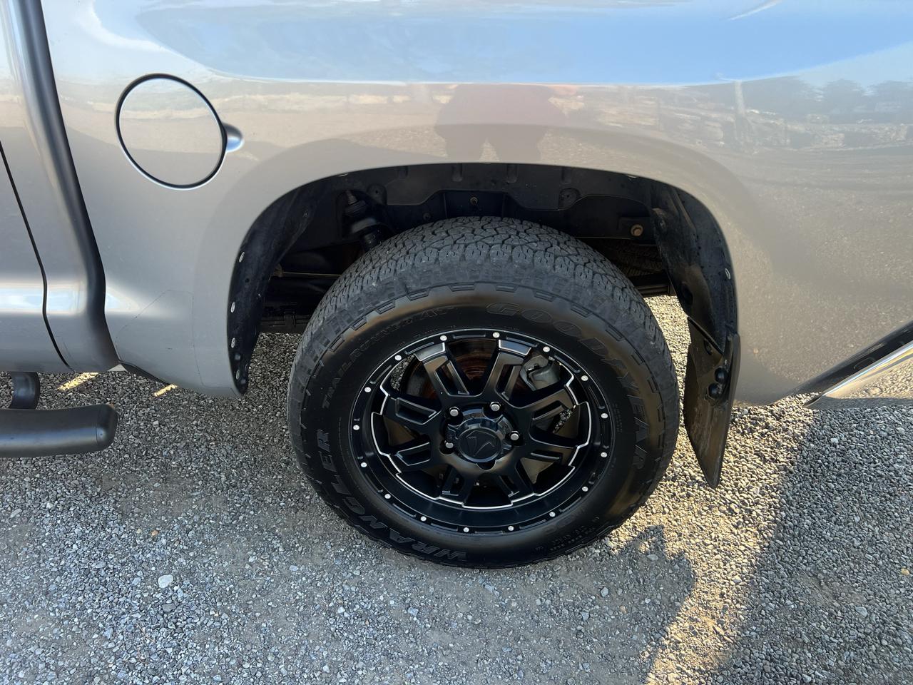 Toyota Tundra  2016