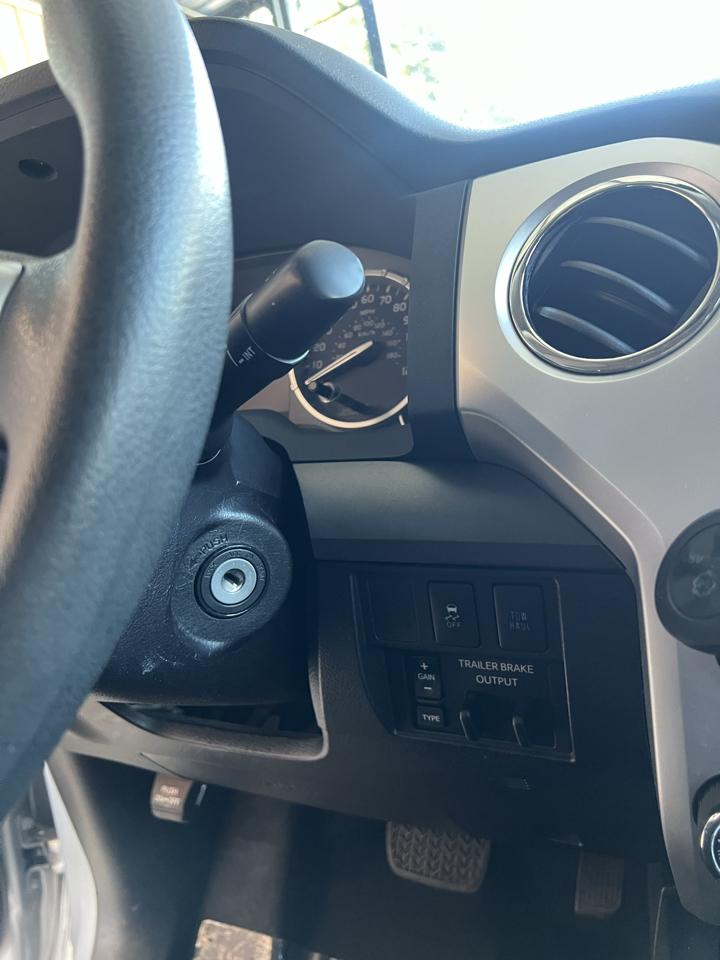 Toyota Tundra  2016
