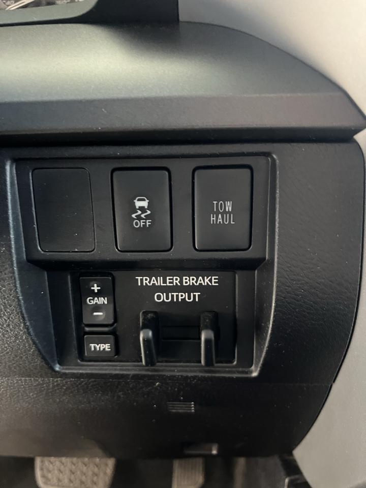 Toyota Tundra  2016