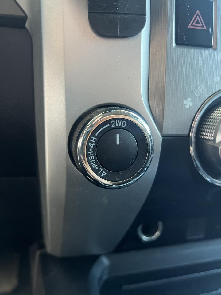Toyota Tundra  2016
