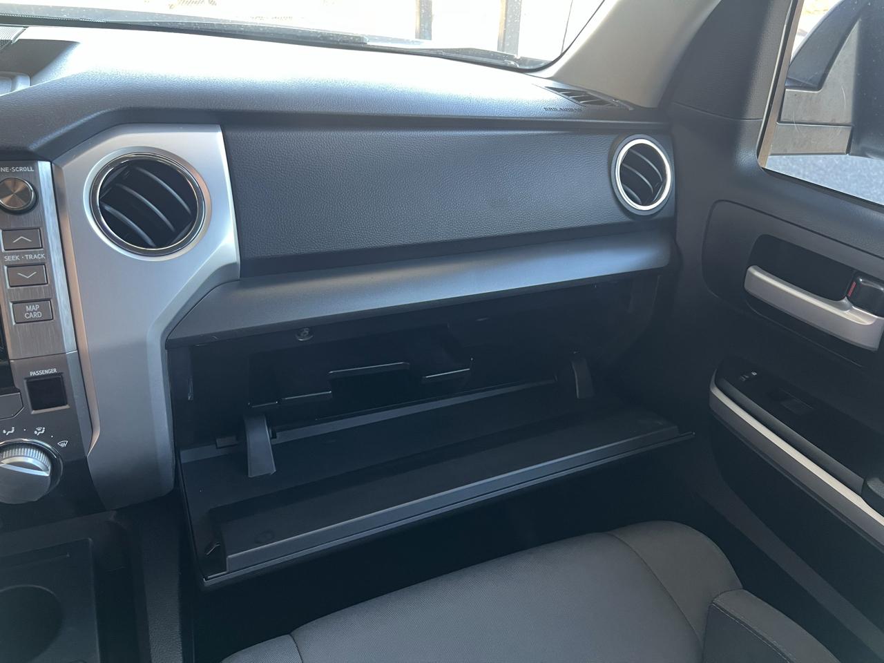 Toyota Tundra  2016