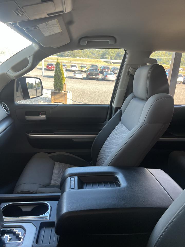 Toyota Tundra  2016